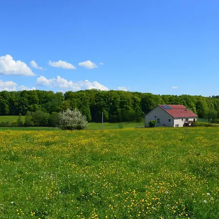 D'hotes La Trottelee Bed & Breakfast 3*